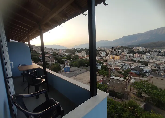 公寓 Dino Gjirokastër