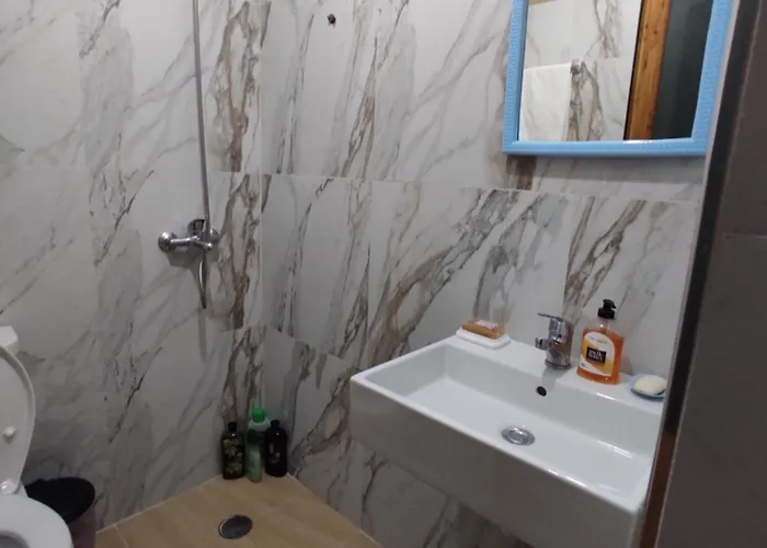 公寓 Dino Gjirokastër